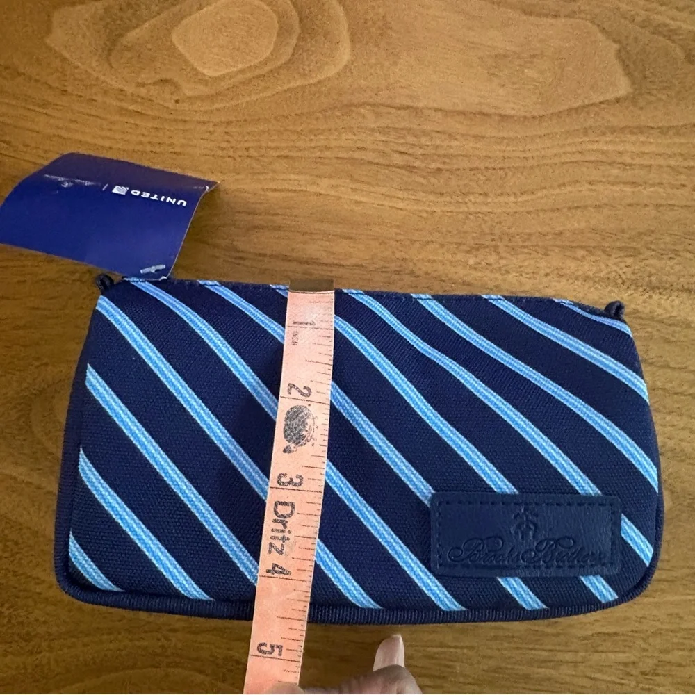 Brooks Brothers toiletry kit